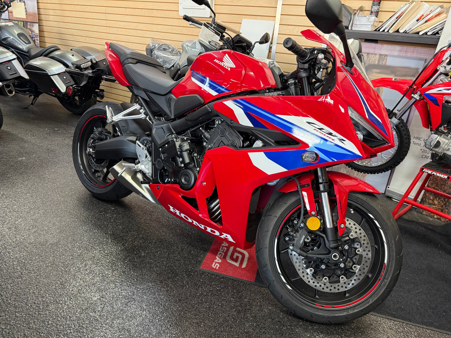 2024 HONDA CBR650R