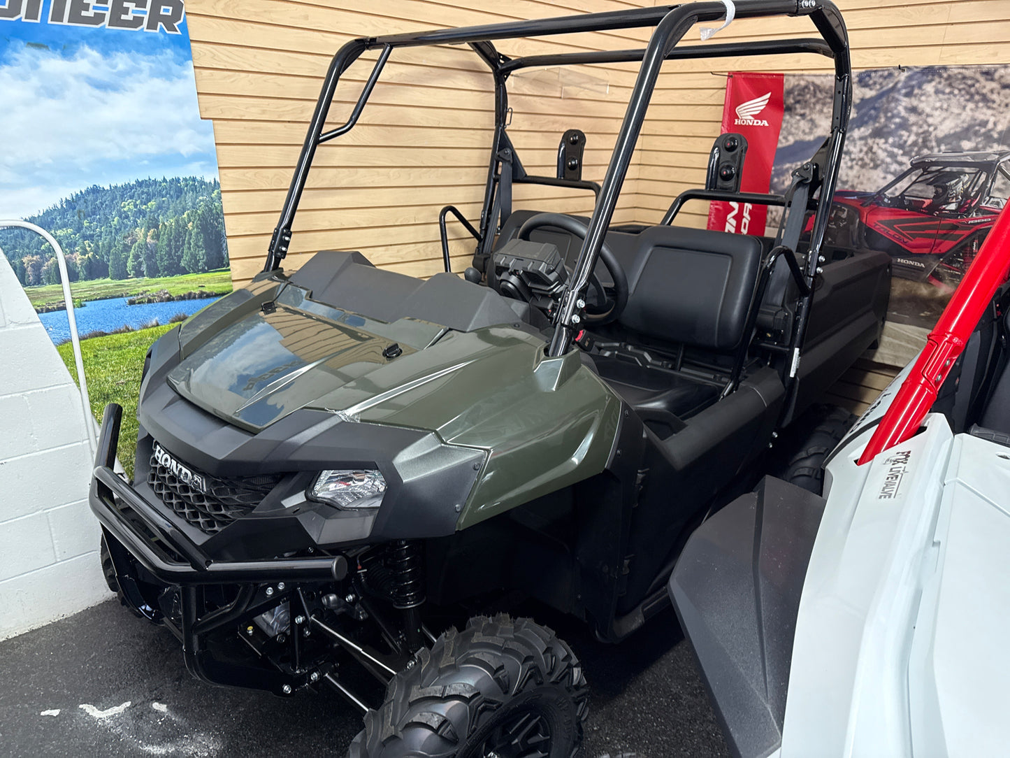 2025 HONDA PIONEER 700 DELUXE
