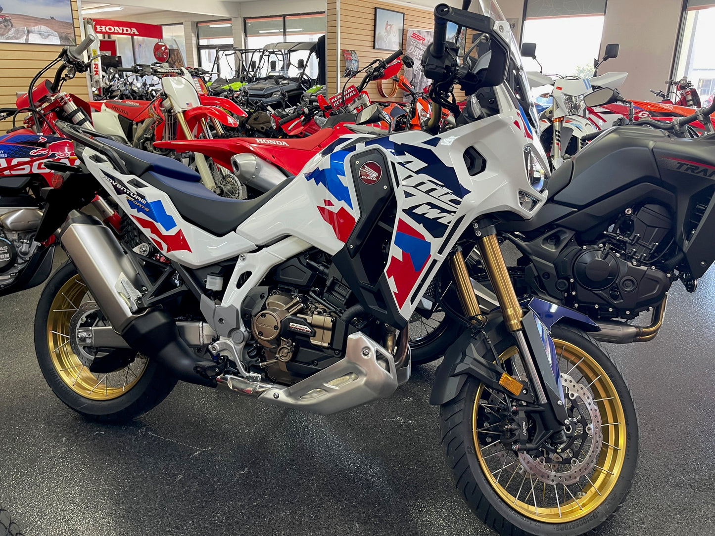 2024 HONDA AFRICA TWIN ADVENTURE SPORTS ES DCT