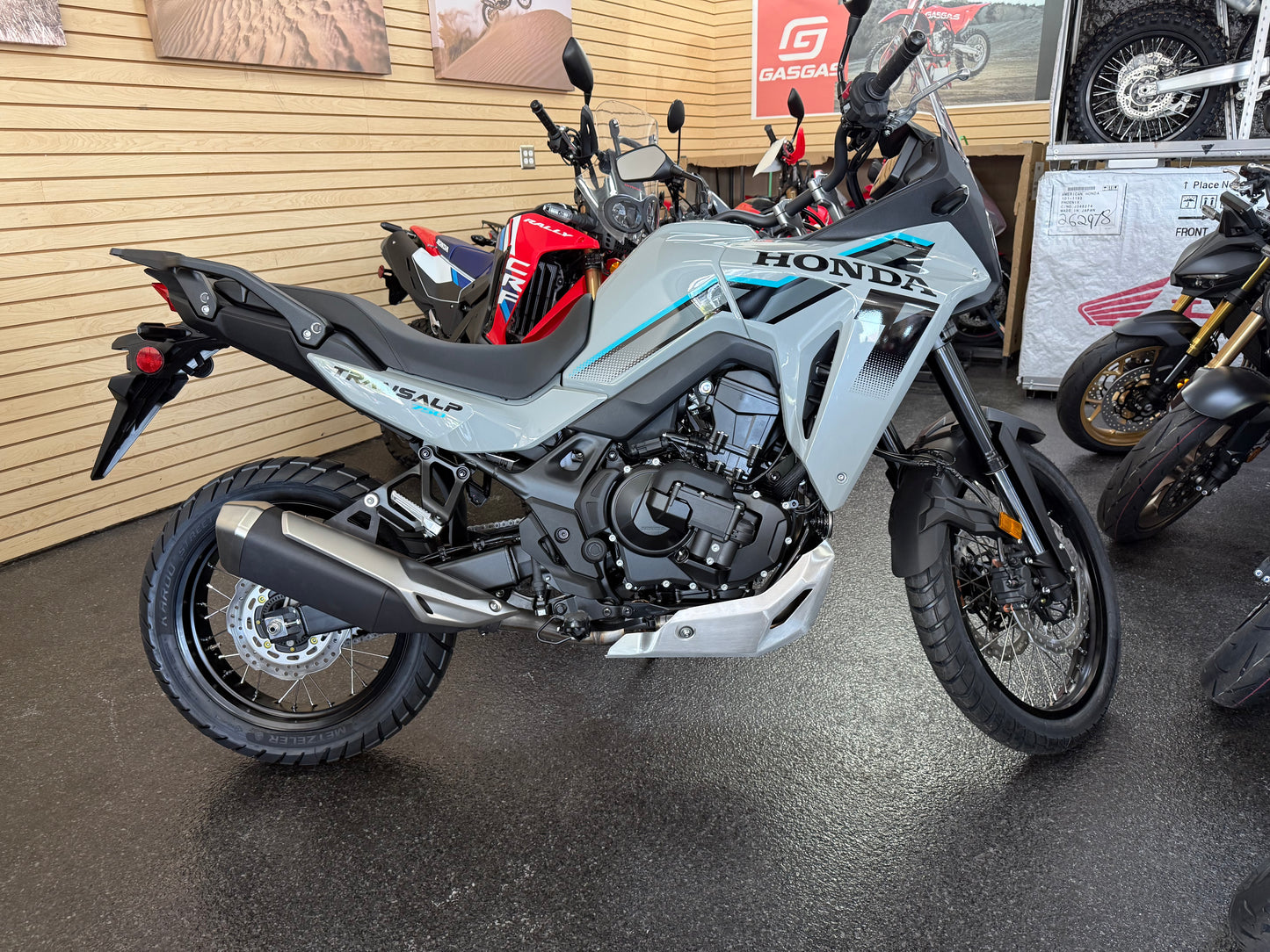 2026 Honda Transalp E-Clutch - Deep Pearl Gray