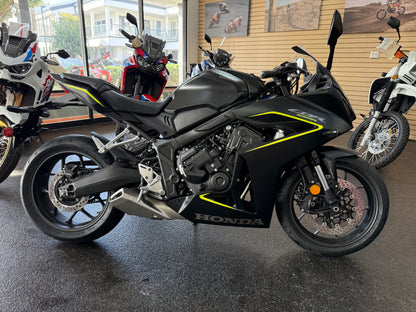 2026 HONDA CBR650R E-CLUTCH