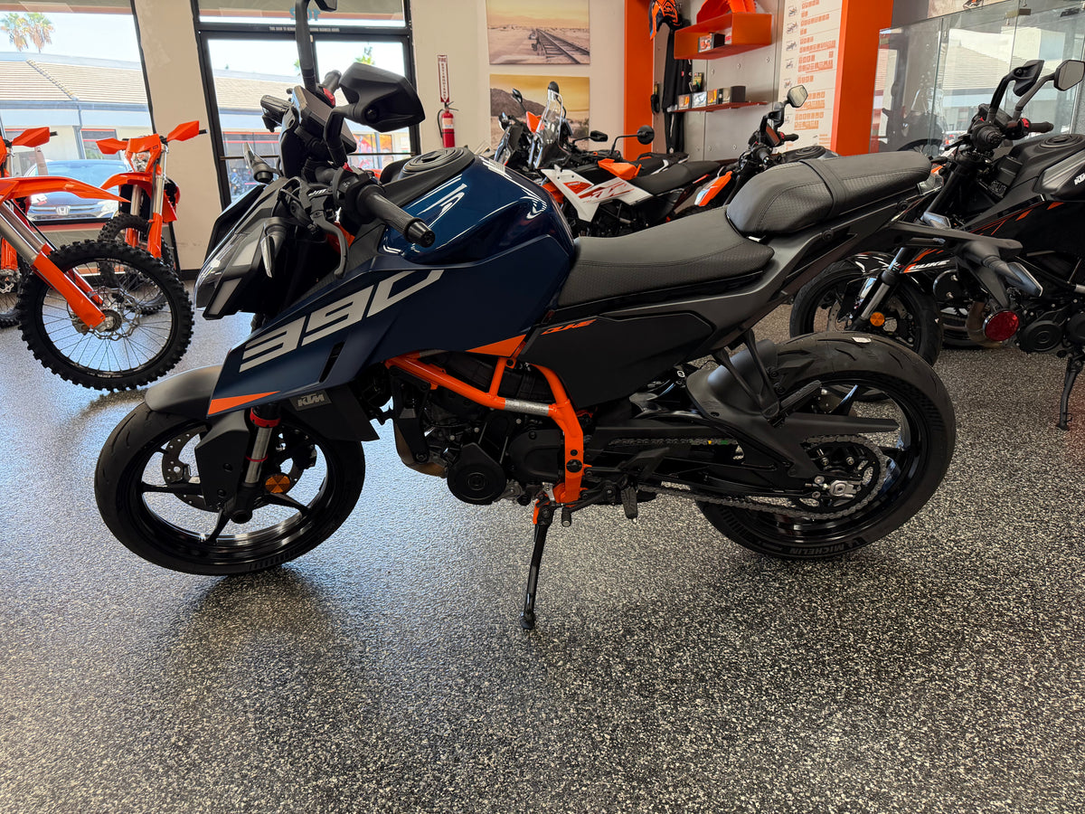 2026 KTM 390 Duke - BLUE