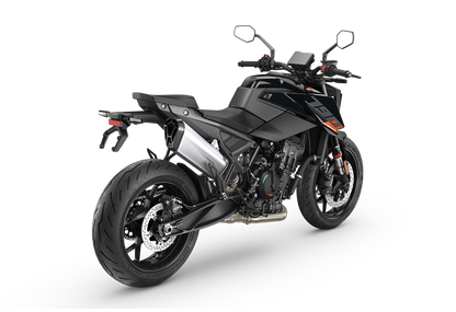 PHO_BIKE_PERS_REHI_KTM-naked-bikes-my27-790-duke-right-rear-view_#SALL_#AEPI_#V1.png