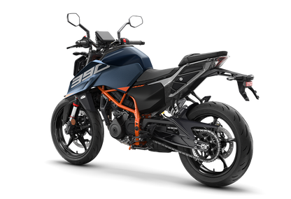 PHO_BIKE_PERS_LIHI_KTM-2026-naked-bikes-390-duke-blue-left-rear-view_#SALL_#AEPI_#V1.png