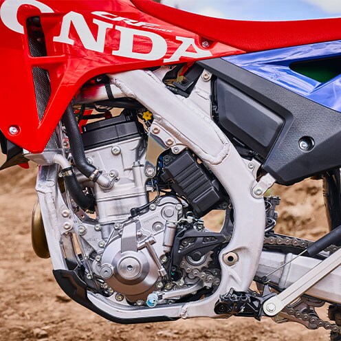 Shared engine/gearbox lubrication