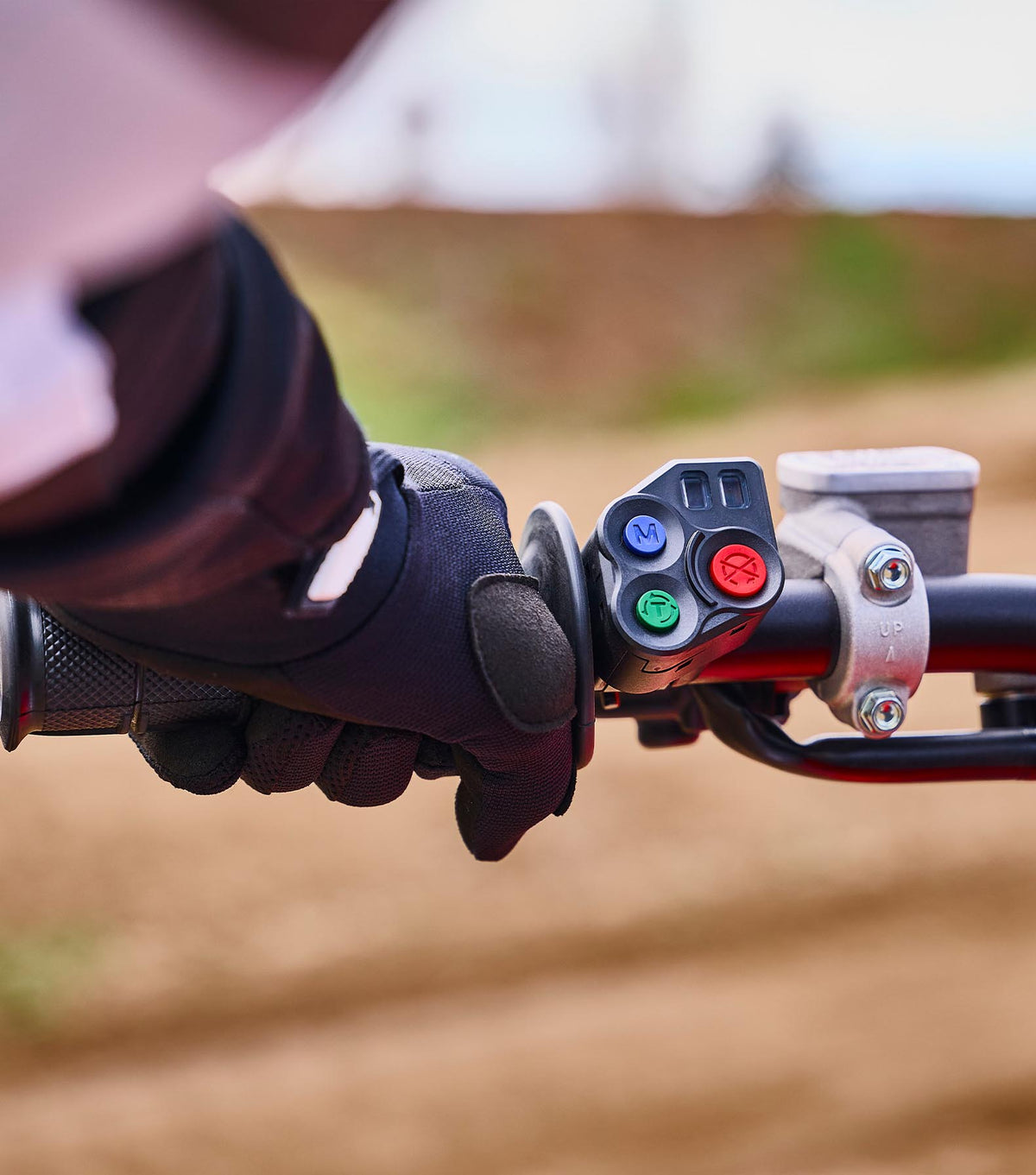 2027-CRF450R-Selectable-Engine-Mode