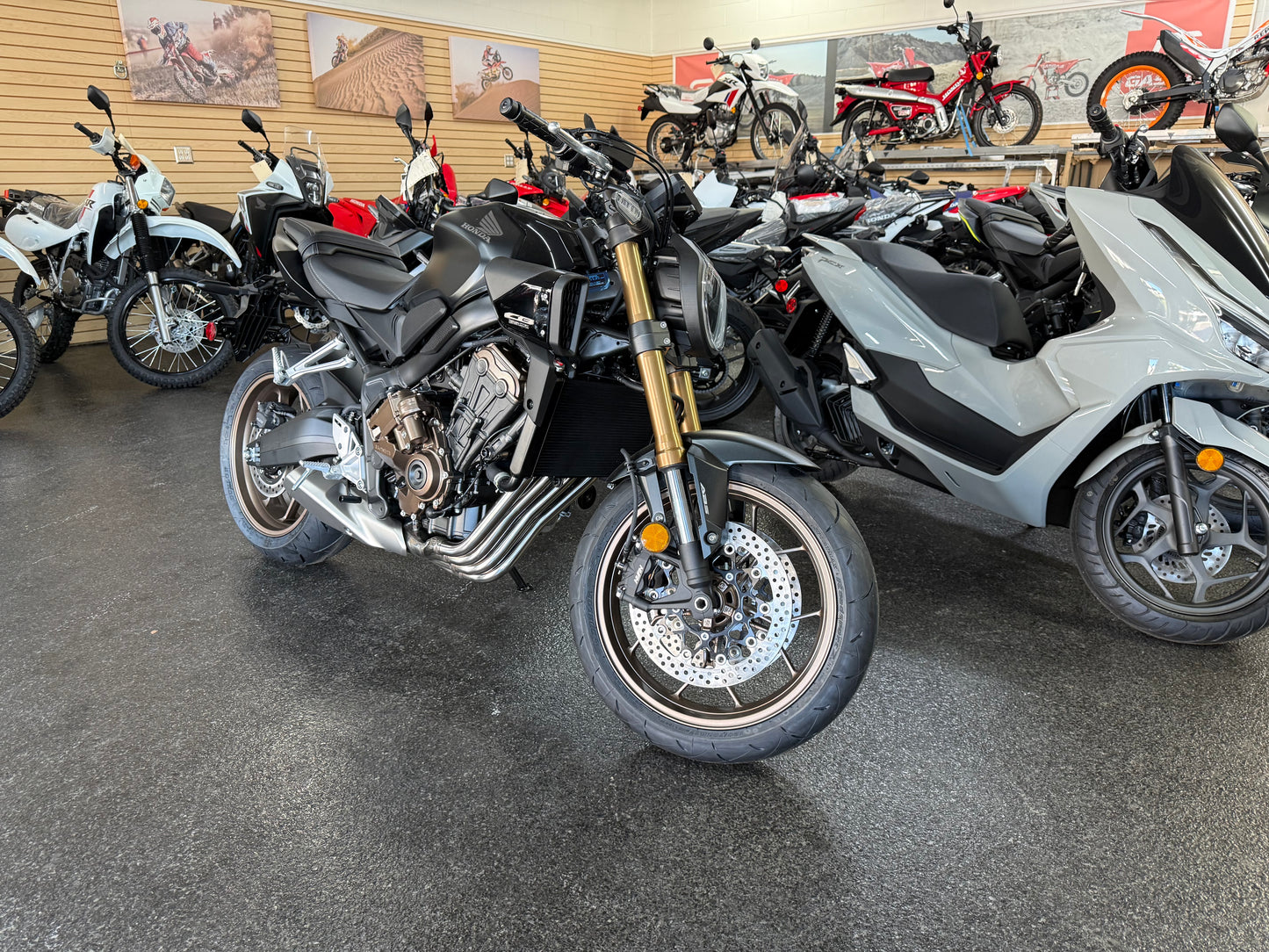 2026 CB650R E-CLUTCH