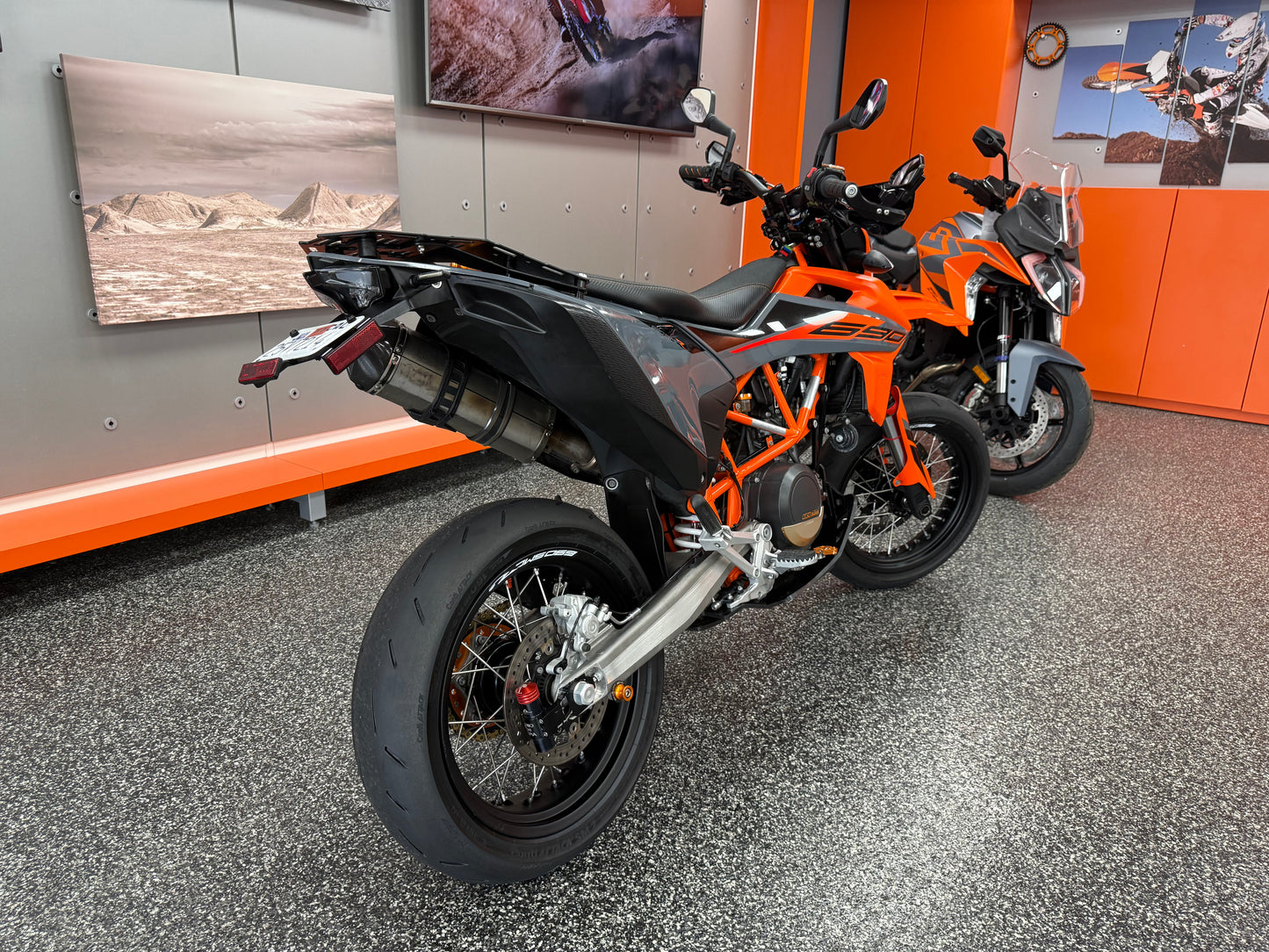 2022 KTM 690 SMC R