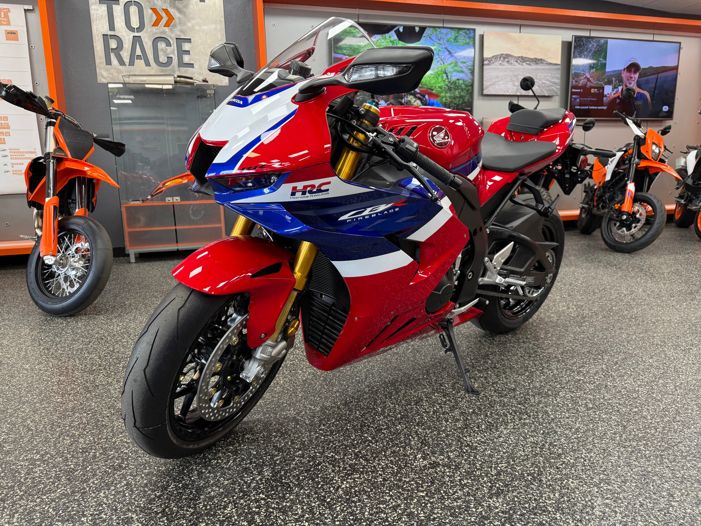 2026 HONDA CBR1000RR-R FIREBLADE SP