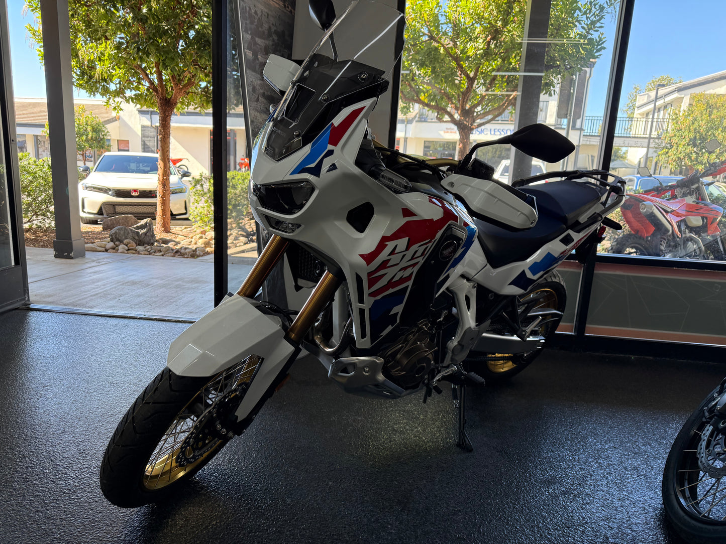 2025 HONDA AFRICA TWIN ADVENTURE SPORTS ES