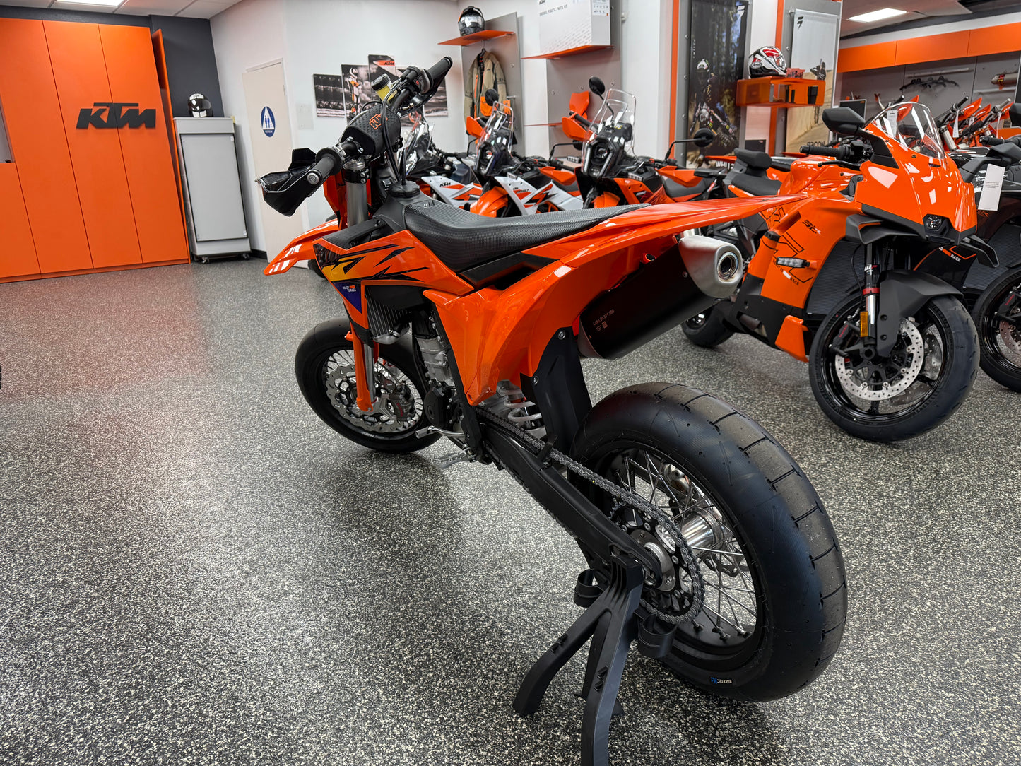 2026 KTM 450 SMR -BLACKOUT