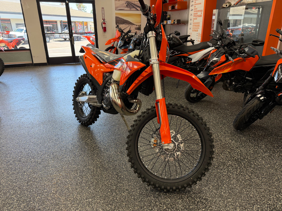 2027 KTM 150 XC-W - ORANGE