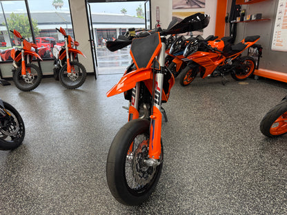 2026 KTM 450 SMR -BLACKOUT