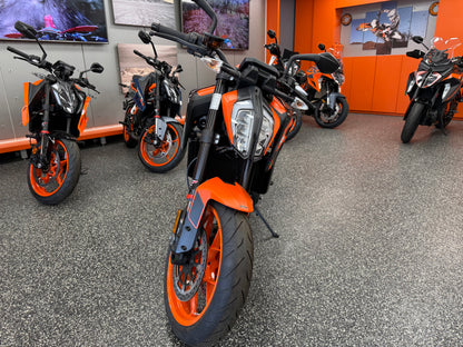 2022 KTM 890 DUKE GP