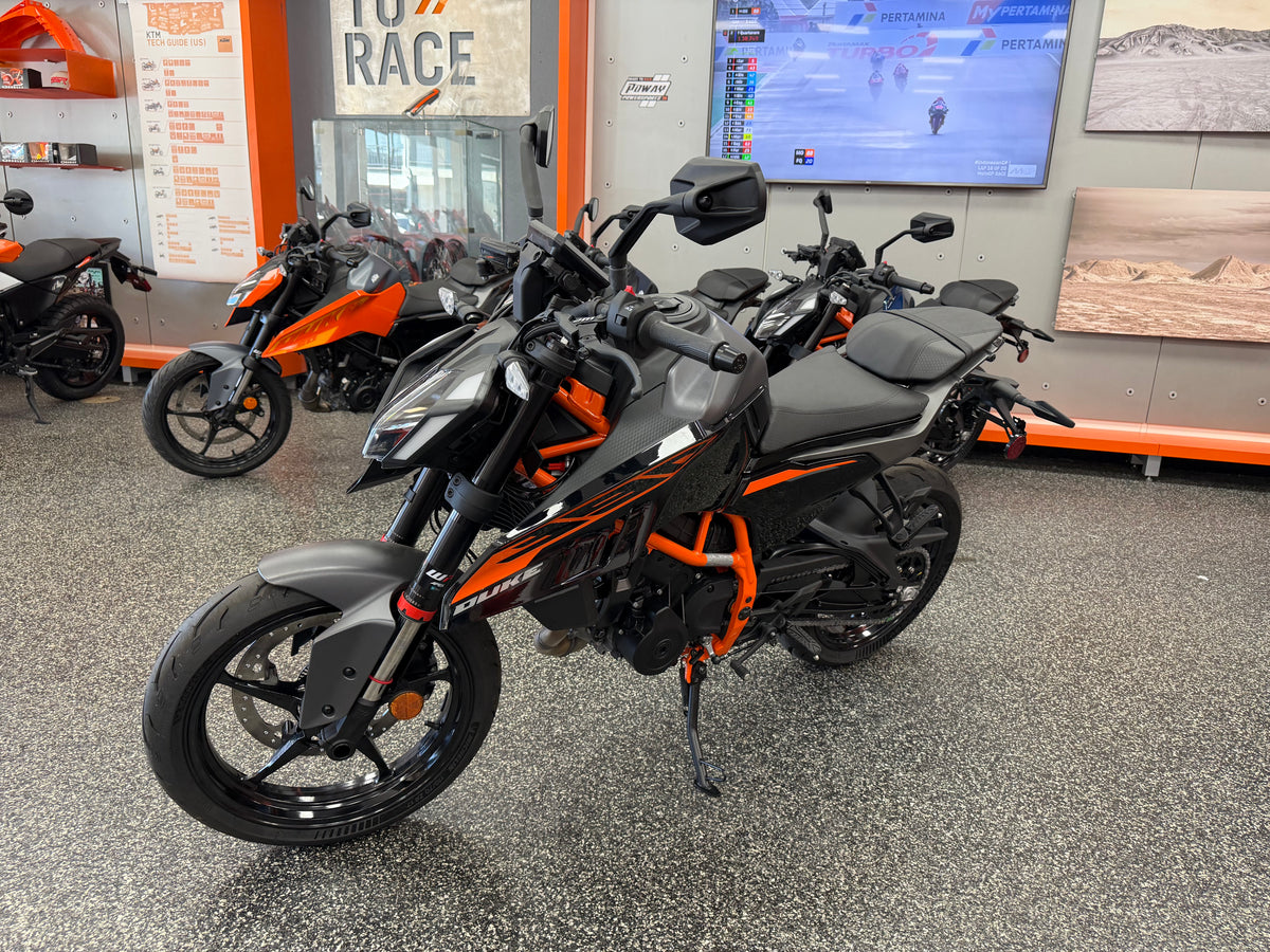 2026 KTM 390 Duke - BLACK