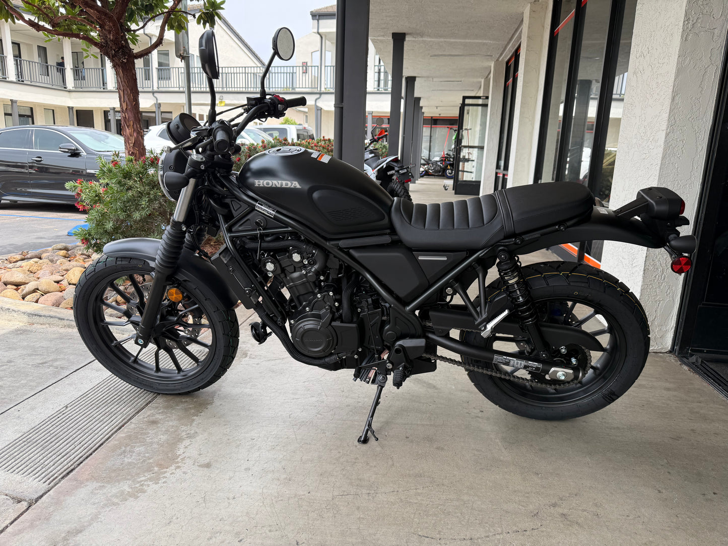 2026 Honda SCL500 - Matte Black Metallic