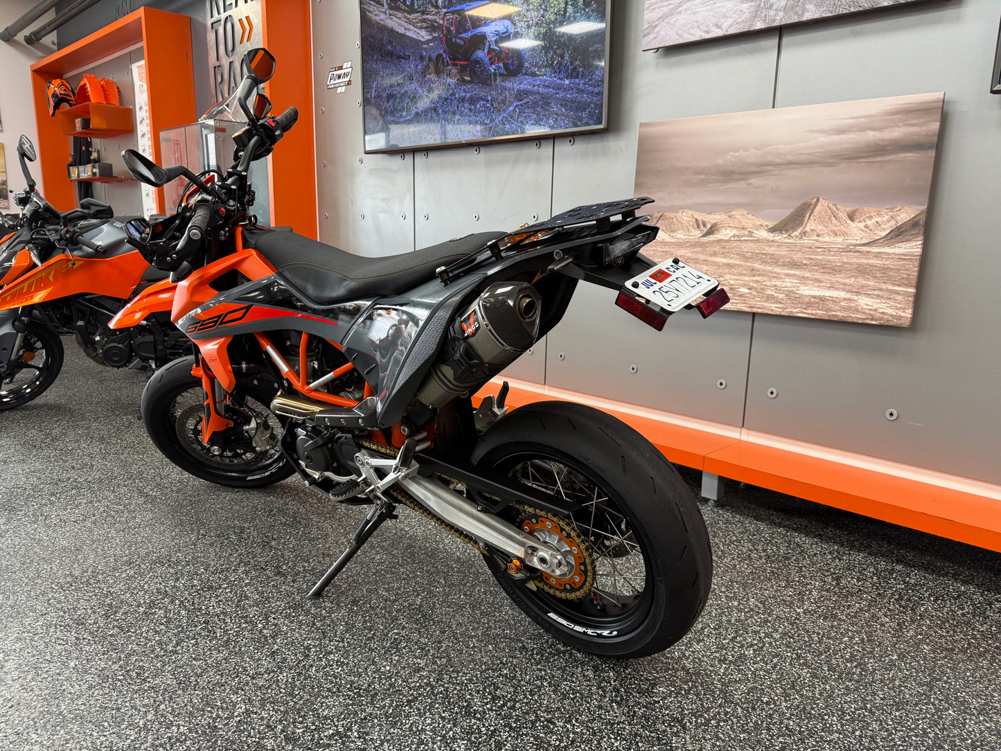 2022 KTM 690 SMC R