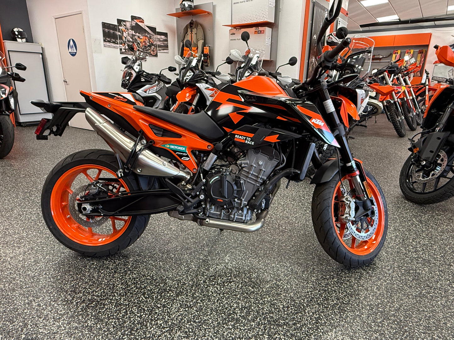 2022 KTM 890 DUKE GP