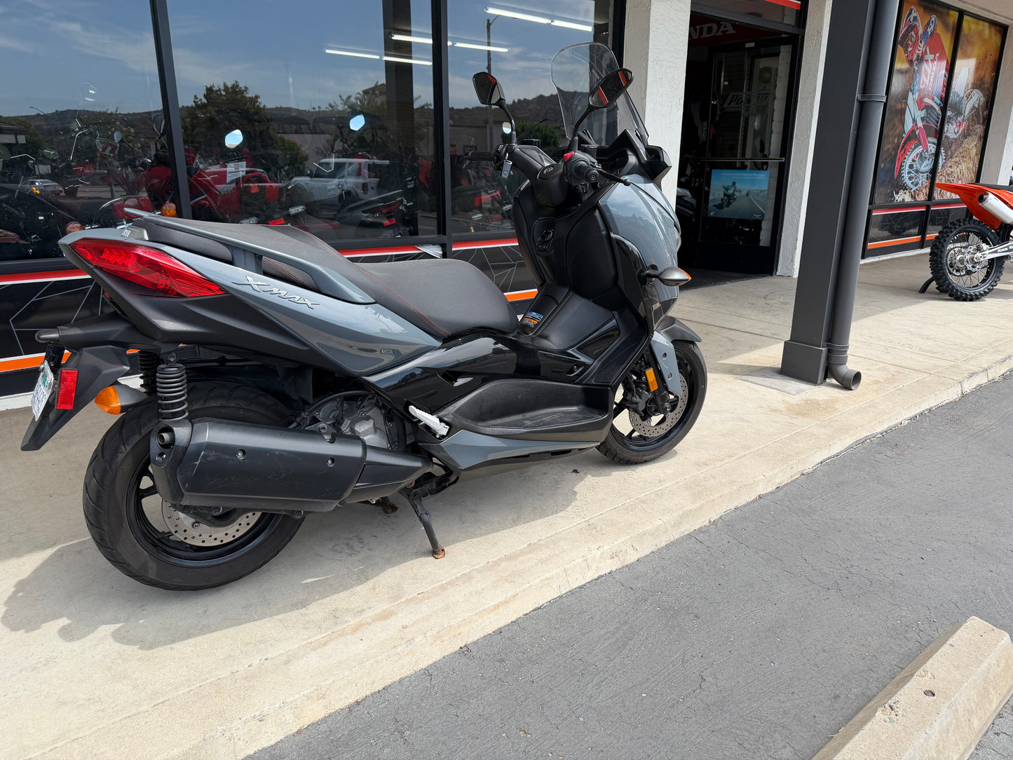 2022 YAMAHA XMAX