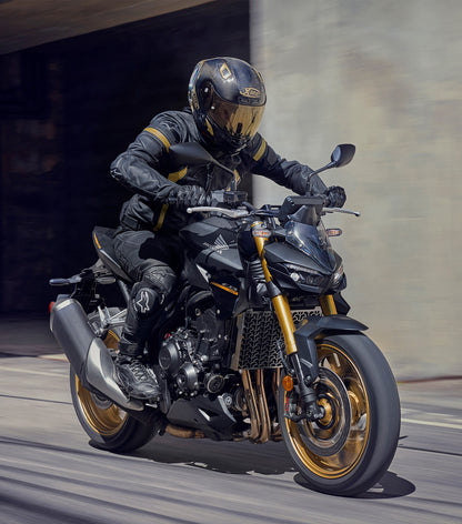 2025-CB1000-ABS-Open-riding-position-1580x1792
