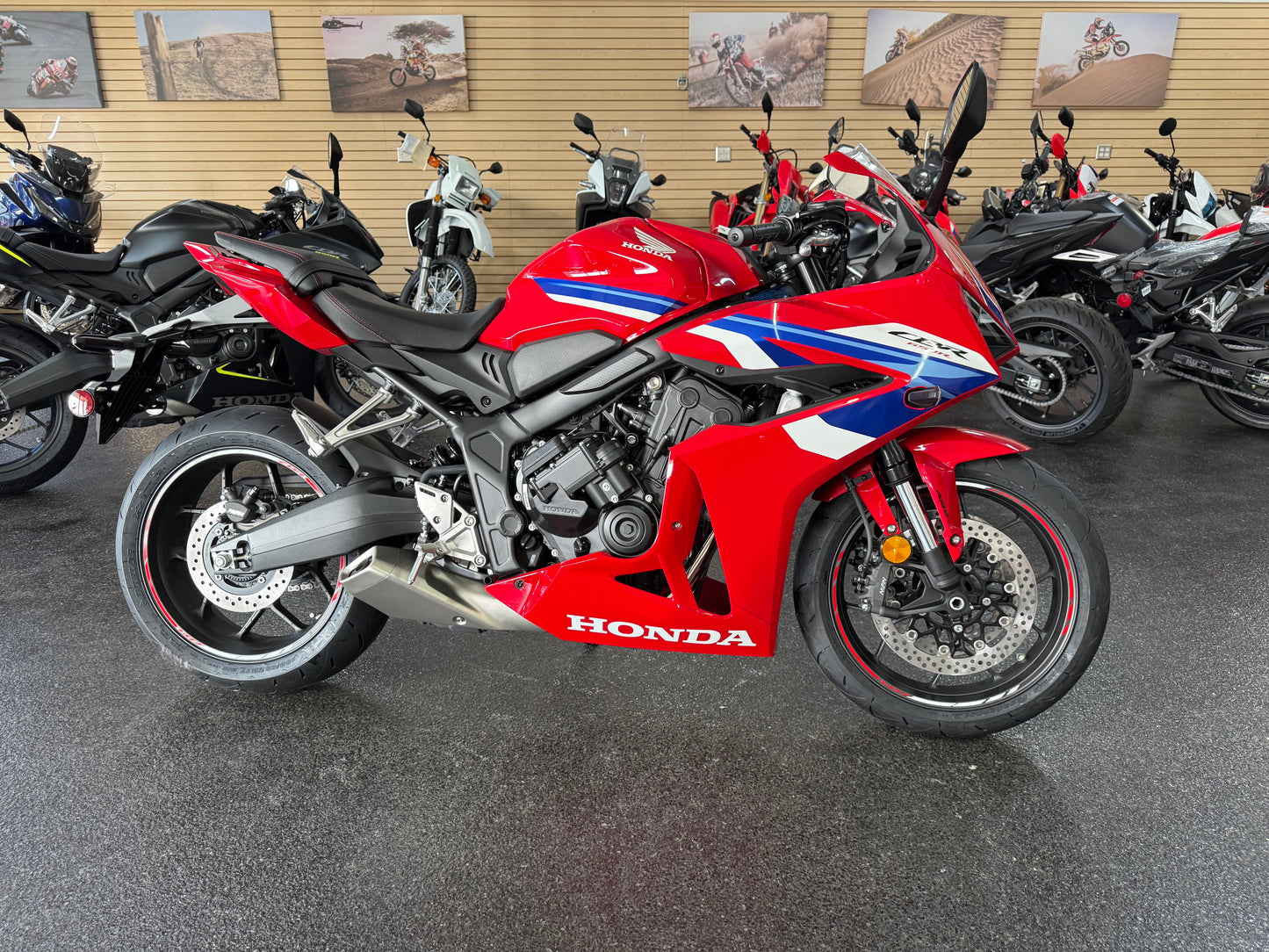 2026 HONDA CBR650R E-CLUTCH