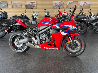 2026 HONDA CBR650R E-CLUTCH