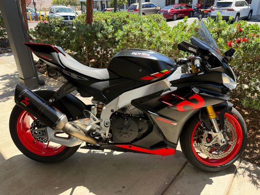 2023 Aprilia RSV4 1100