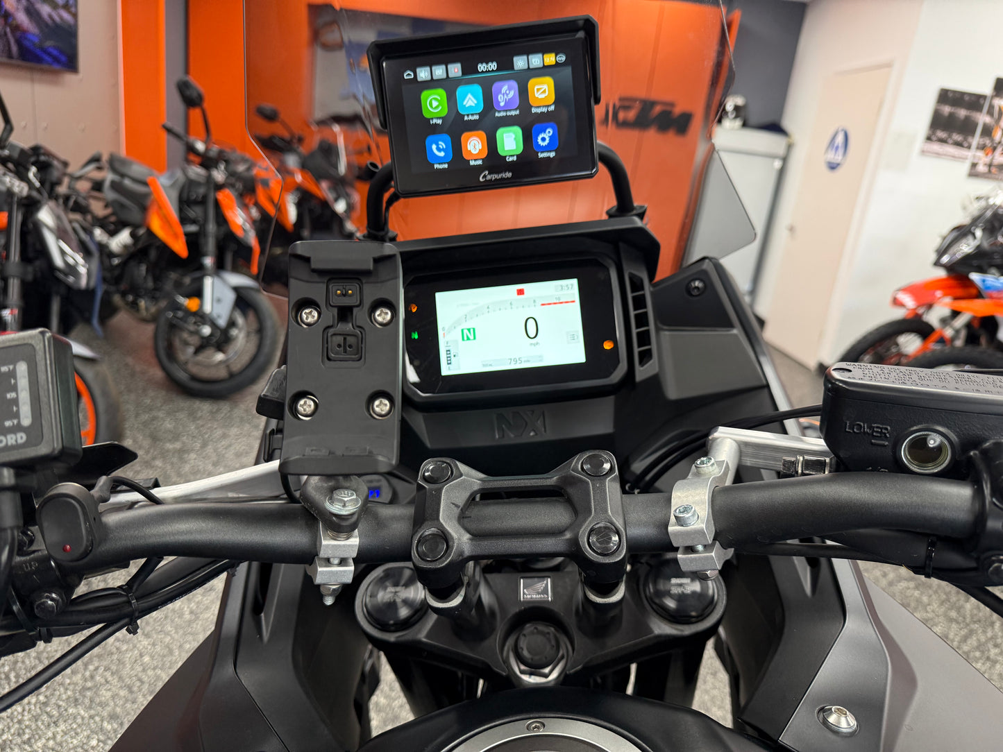 2024 HONDA NX500