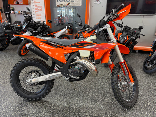 2027 KTM 150 XC-W - ORANGE
