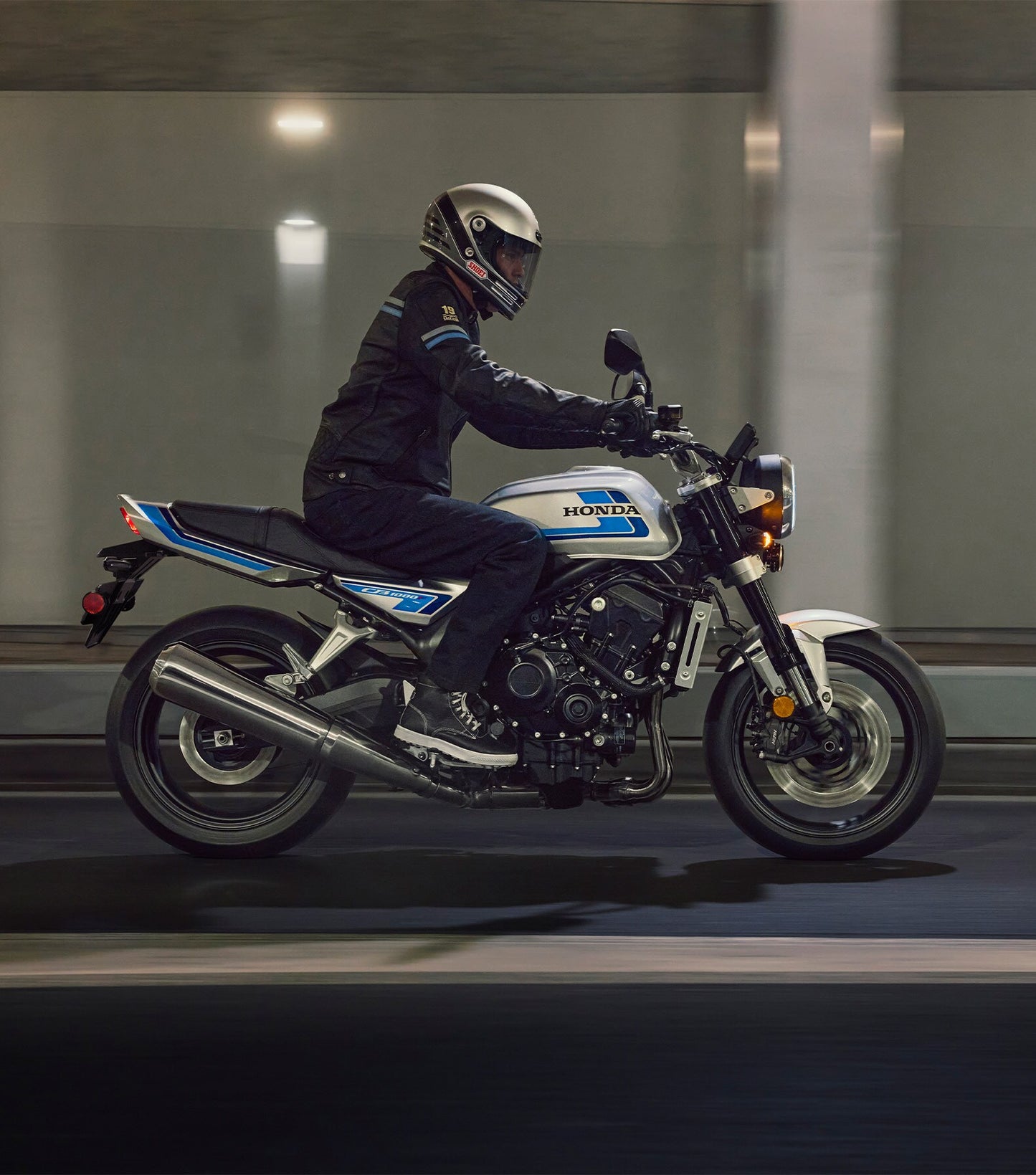 2026-CB1000F-Open-riding-position