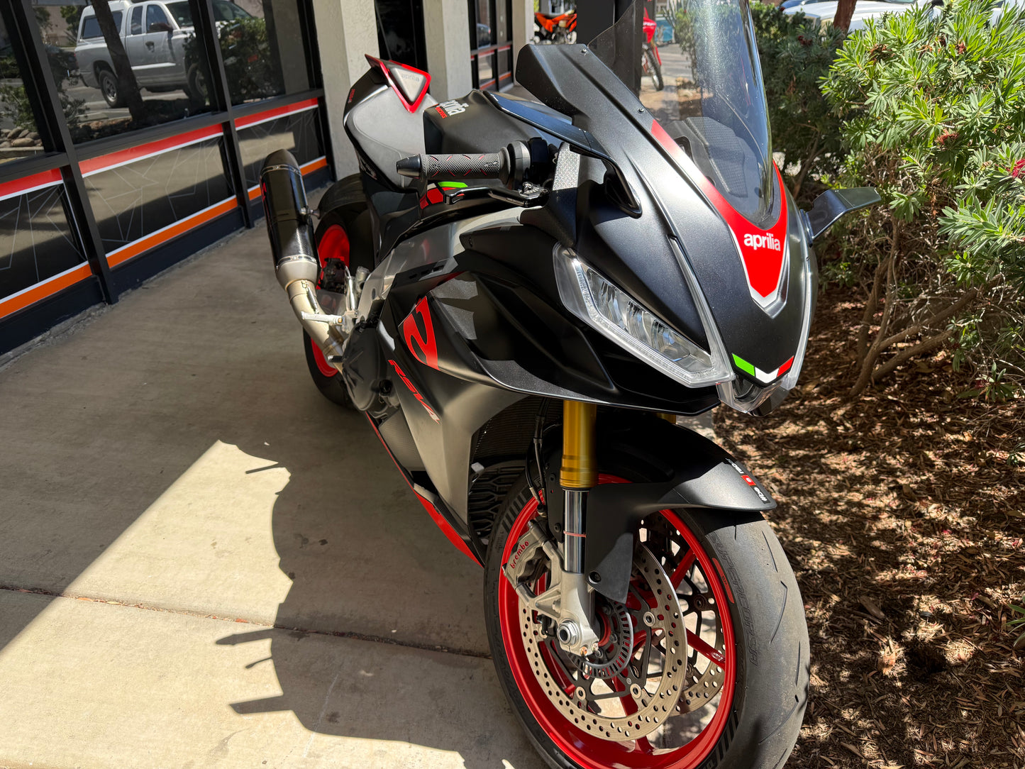 2023 Aprilia RSV4 1100