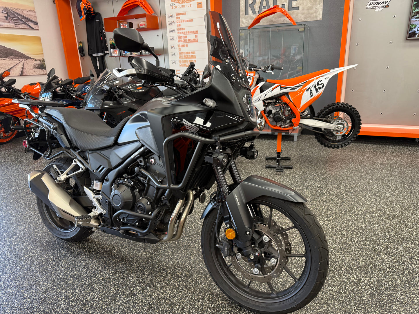 2024 HONDA NX500