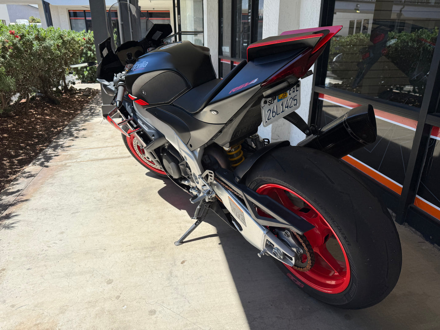 2023 Aprilia RSV4 1100