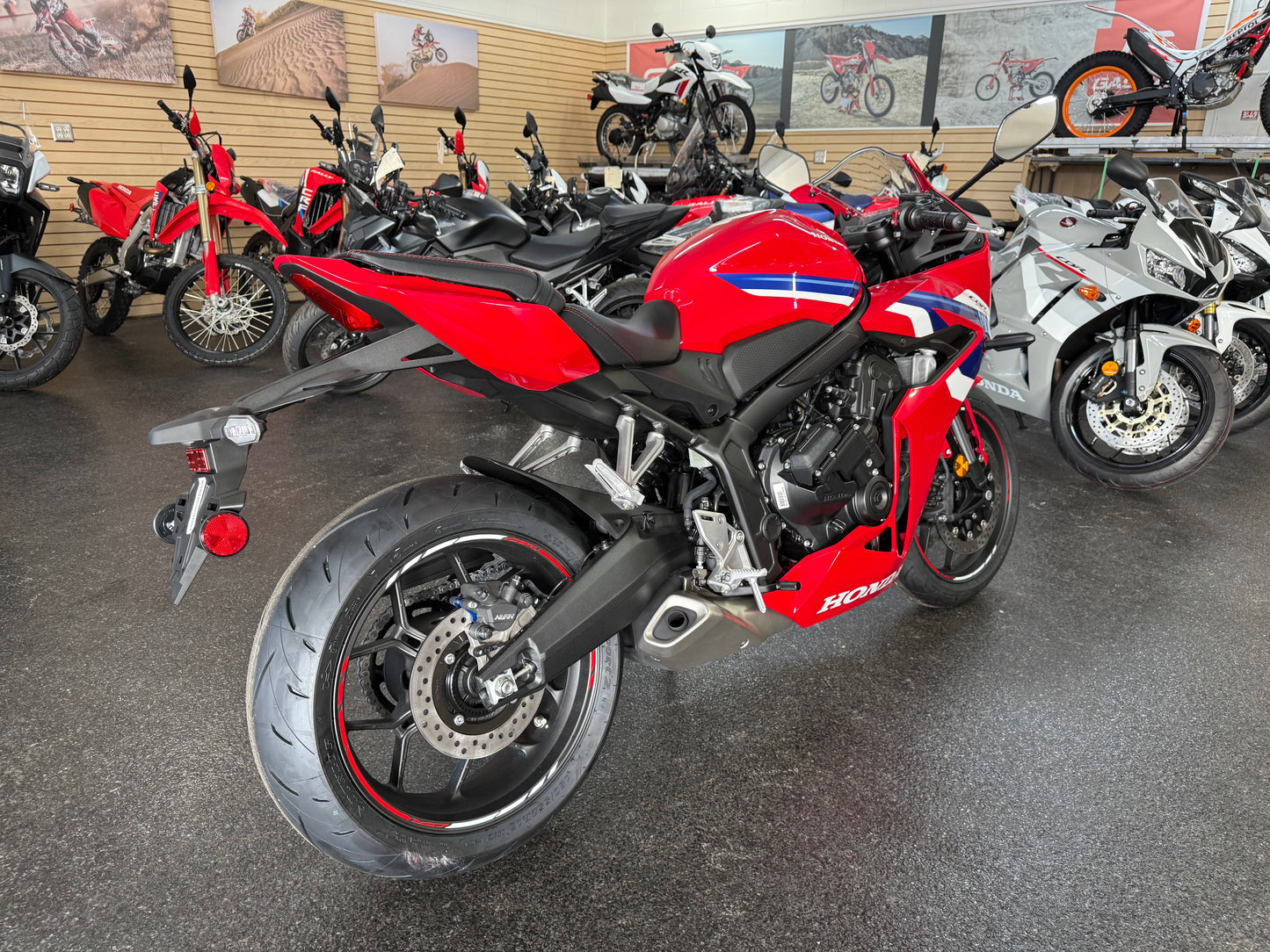 2026 HONDA CBR650R E-CLUTCH