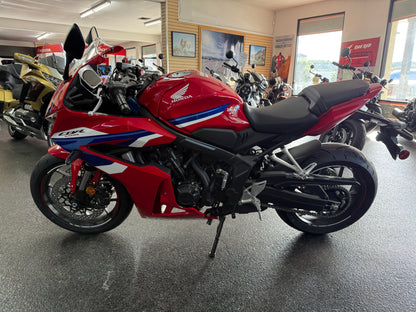 2026 HONDA CBR650R E-CLUTCH