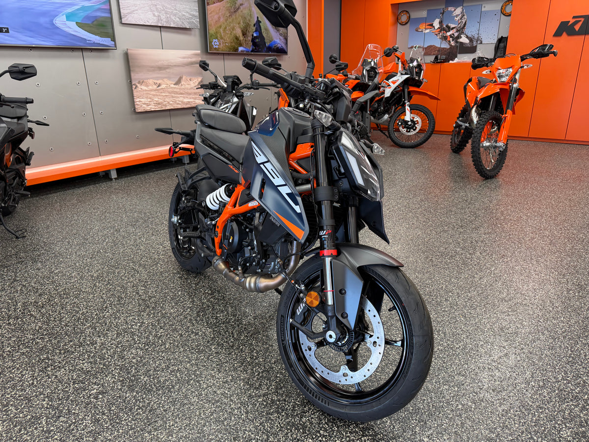 2026 KTM 390 Duke - BLUE