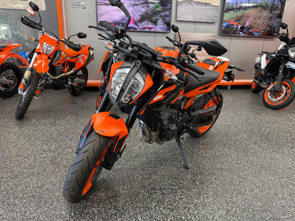 2022 KTM 890 DUKE GP