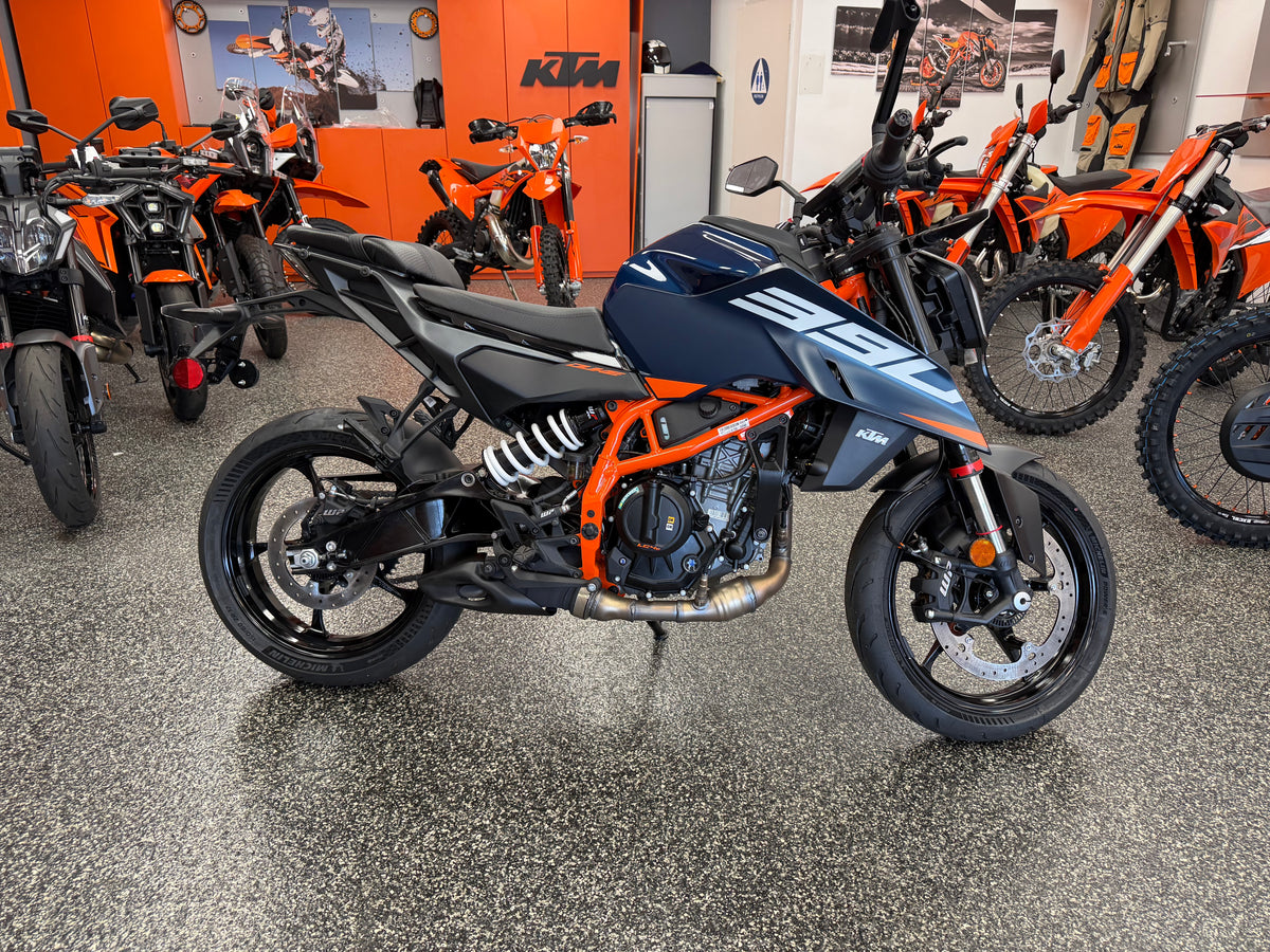2026 KTM 390 Duke - BLUE