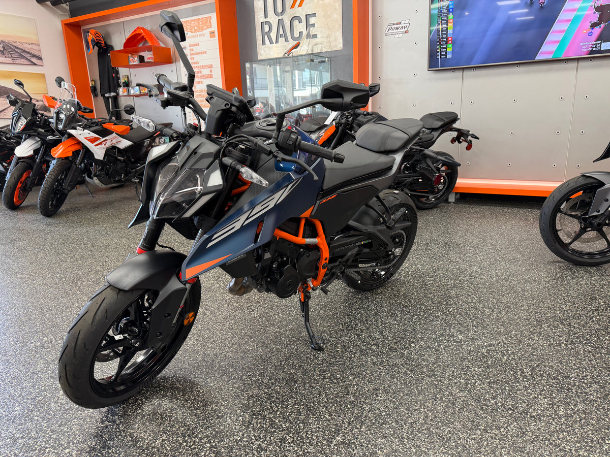 2026 KTM 390 Duke - BLUE