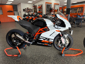 2024 KTM RC 8C