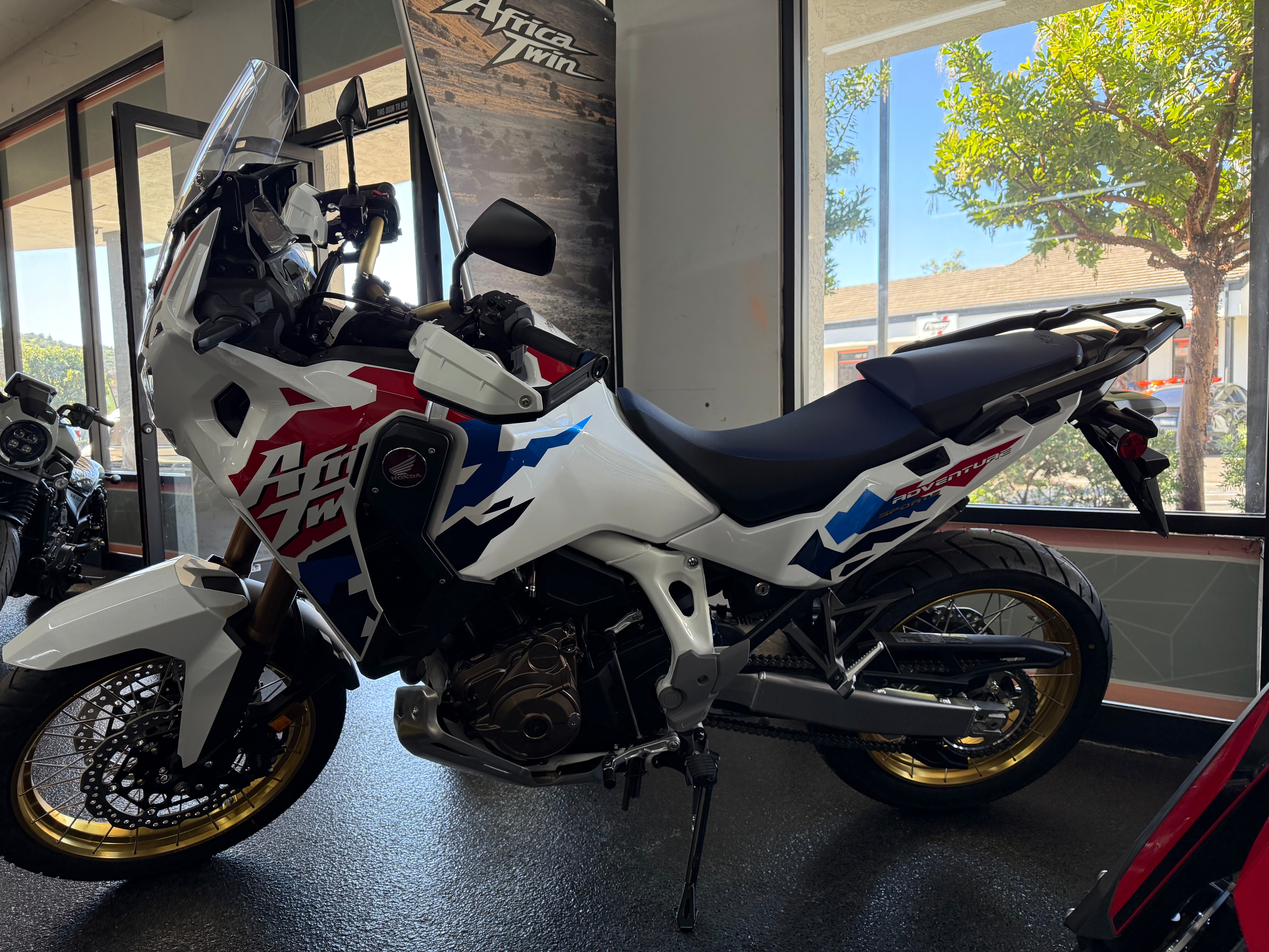 2025 HONDA AFRICA TWIN ADVENTURE SPORTS ES – Poway Powersports