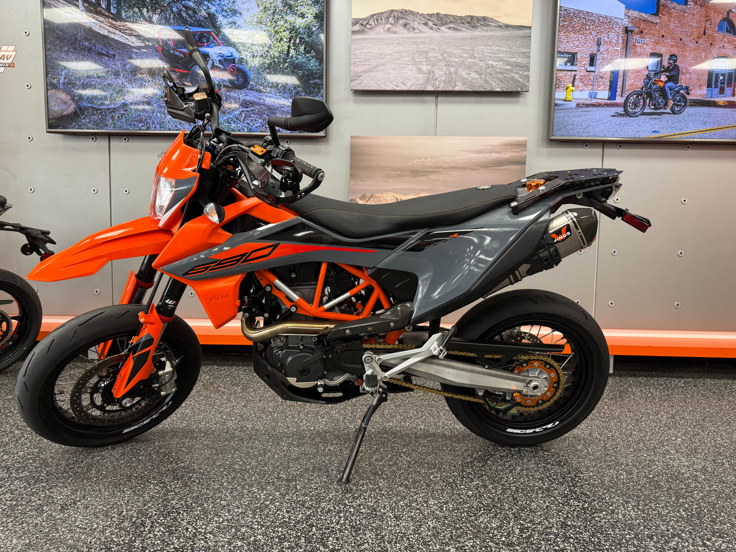 2022 KTM 690 SMC R