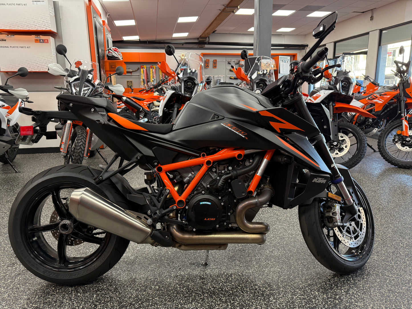 2024 KTM 1390 SUPER DUKE R EVO