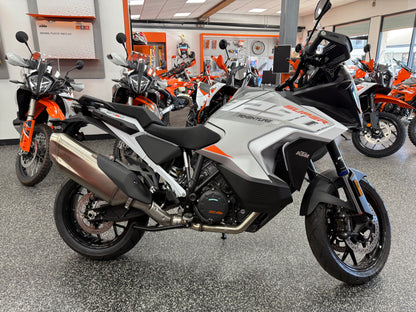 2024 KTM 1290 SUPER ADVENTURE S