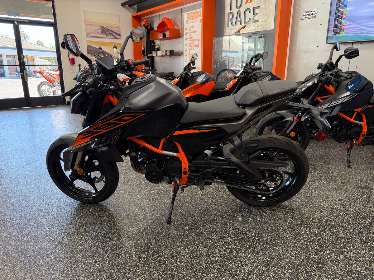 2026 KTM 390 Duke - BLACK