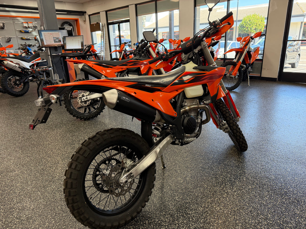 2027 KTM 350 EXC-F - ORANGE