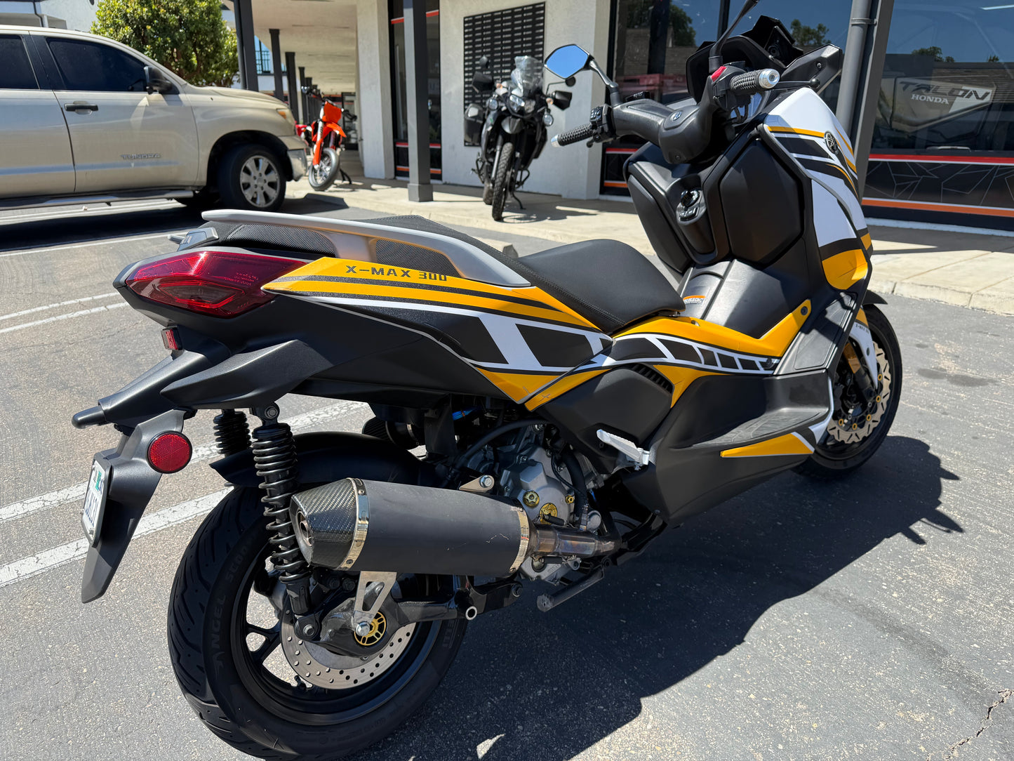 2023 YAMAHA XMAX 300