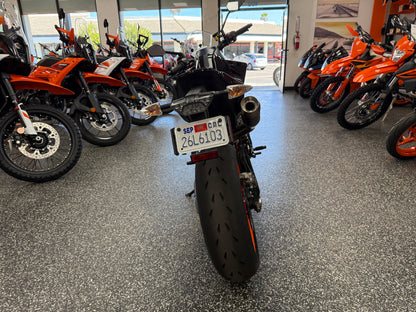 2023 KTM 890 DUKE R