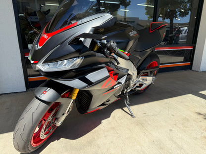 2023 Aprilia RSV4 1100