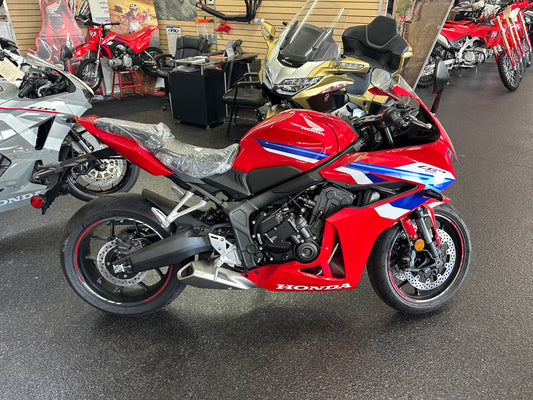 2025 HONDA CBR1000RR- R Fireblade SP